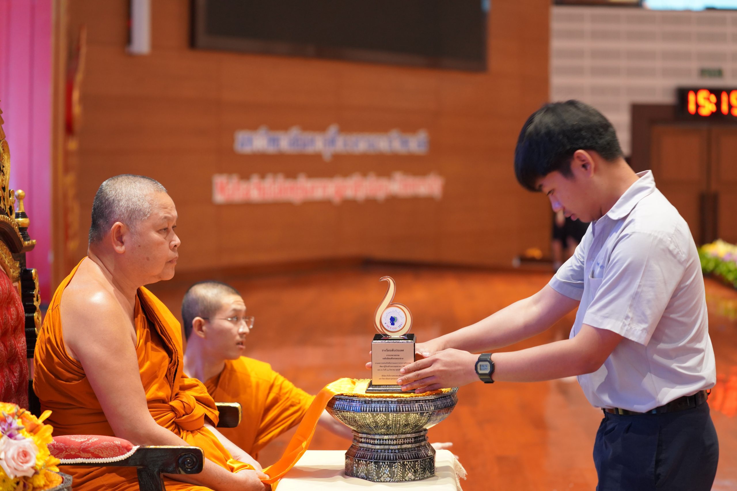 ได้รับรางวัล MCU. CONTEST ครั้งที่ 6 รายการกิจกรรมถกวาที(วาจาสุภาษิต)